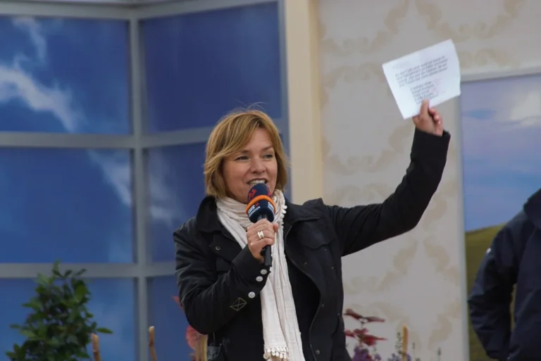 Evelin König Krankheit – Brustkrebs 2013, Diagnose, Therapie & Rückkehr ins Fernsehen Evelin König Krankheit